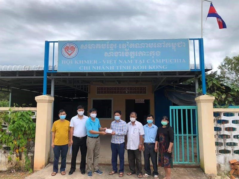 Consulate General of Vietnam worked with Khmer-Vietnamese Association in Cambodia’s Koh Kong province